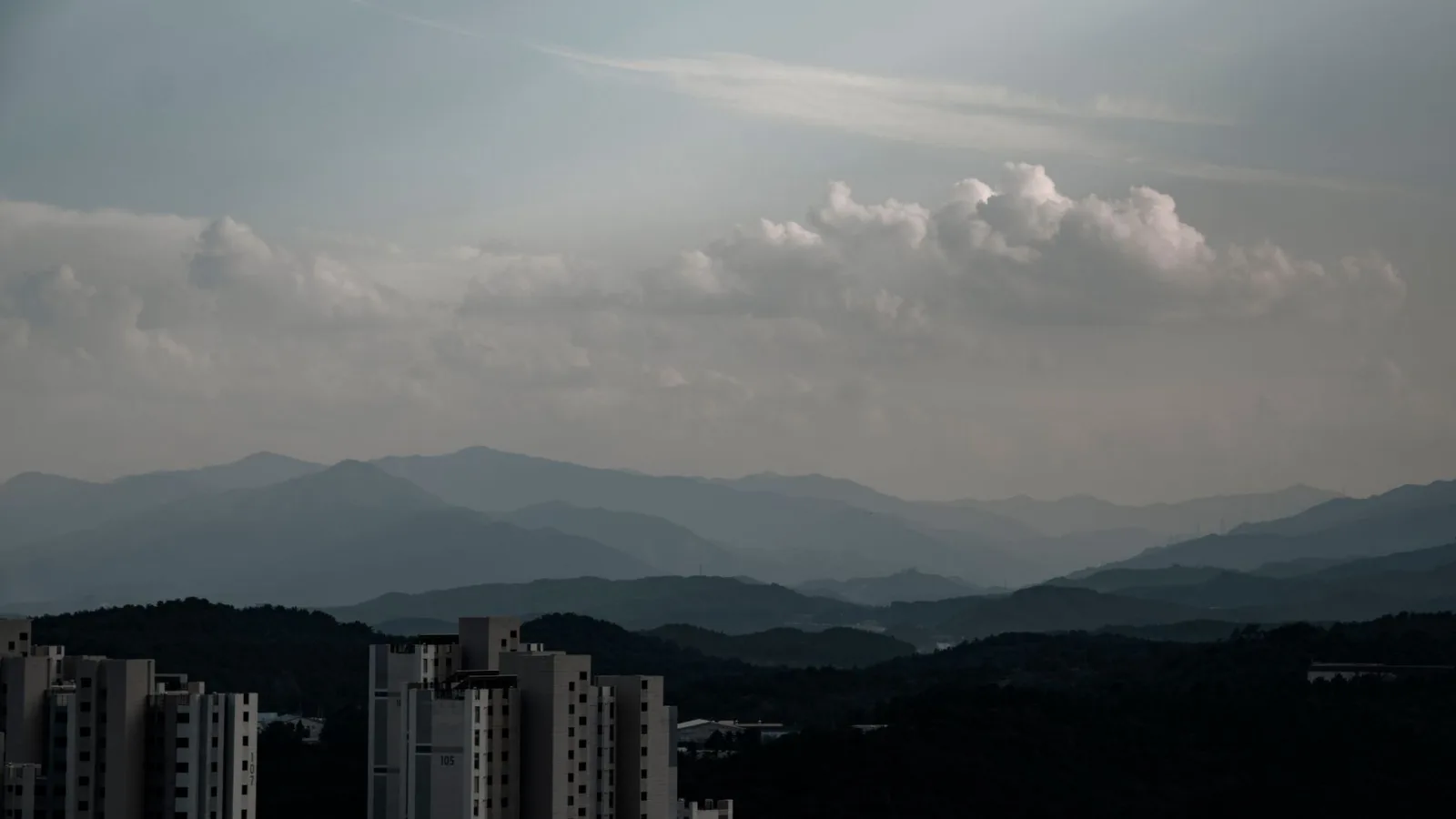 수도권 아파트 단지와 도시 전경(참고 이미지)