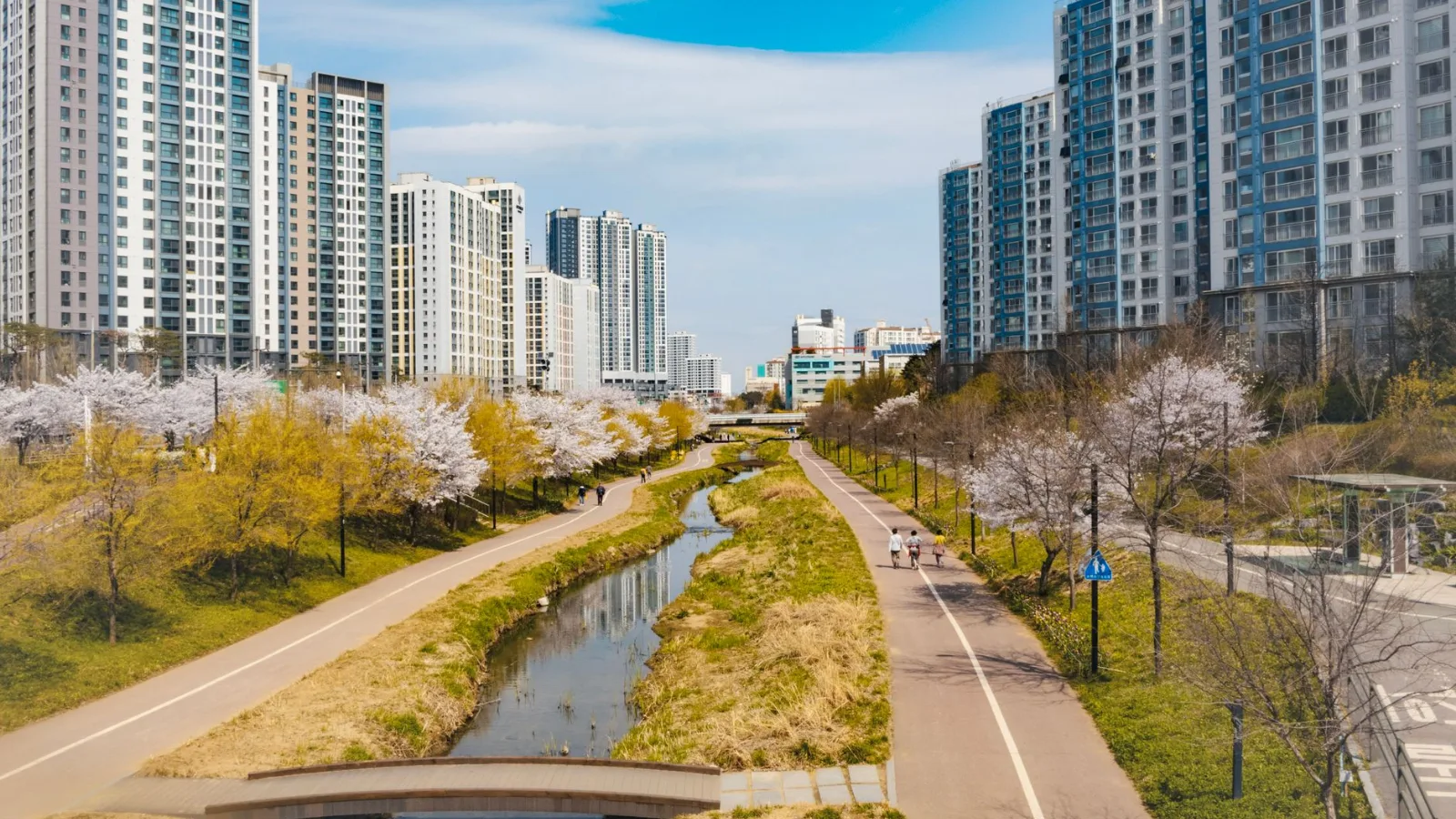 수도권 아파트 단지와 도시 전경(참고 이미지)