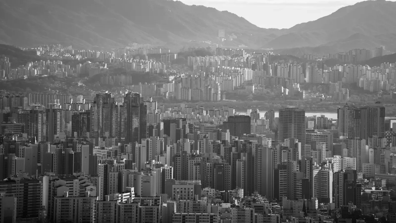 서울 아파트와 도심 전경(참고 이미지)