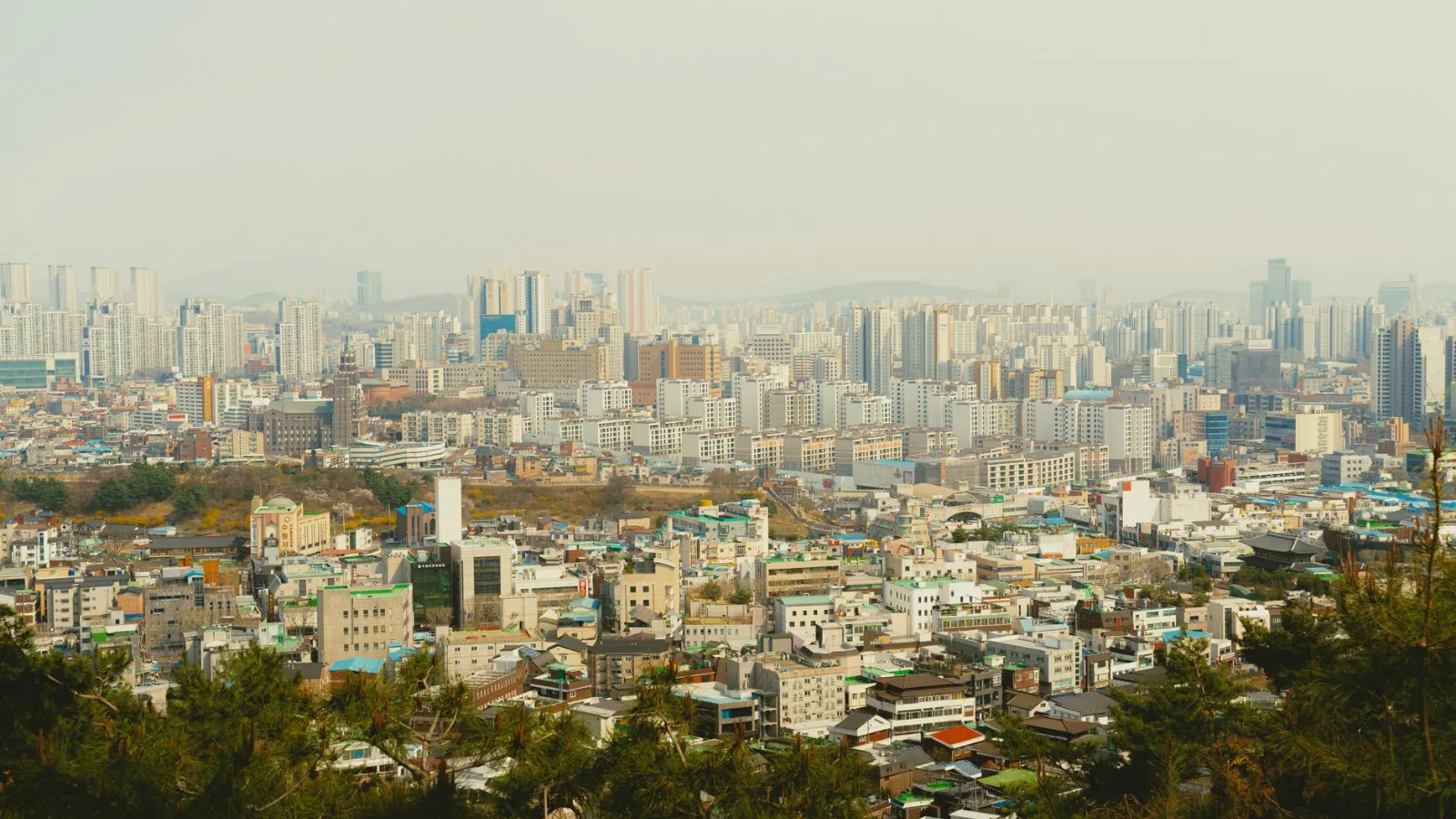 수도권 아파트 단지와 도시 전경(참고 이미지)